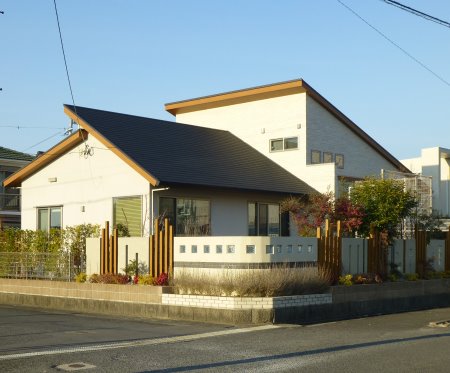 段違い屋根の住宅 住宅の外観デザイン街歩き